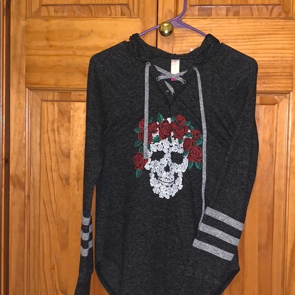 Pull over gray sweatshirt - Picture 1 of 1